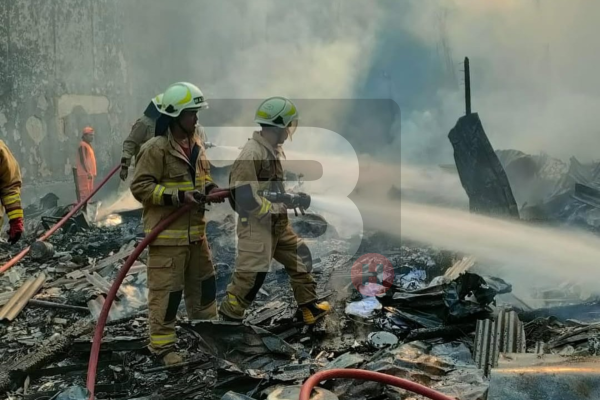 Duka di Tamansari: 400 Rumah Hangus, Ribuan Warga Mengungsi