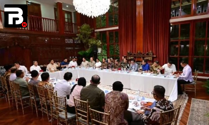 Presiden Prabowo memimpin rapat evaluasi Program Makan Bergizi Gratis (MBG) di Istana Negara