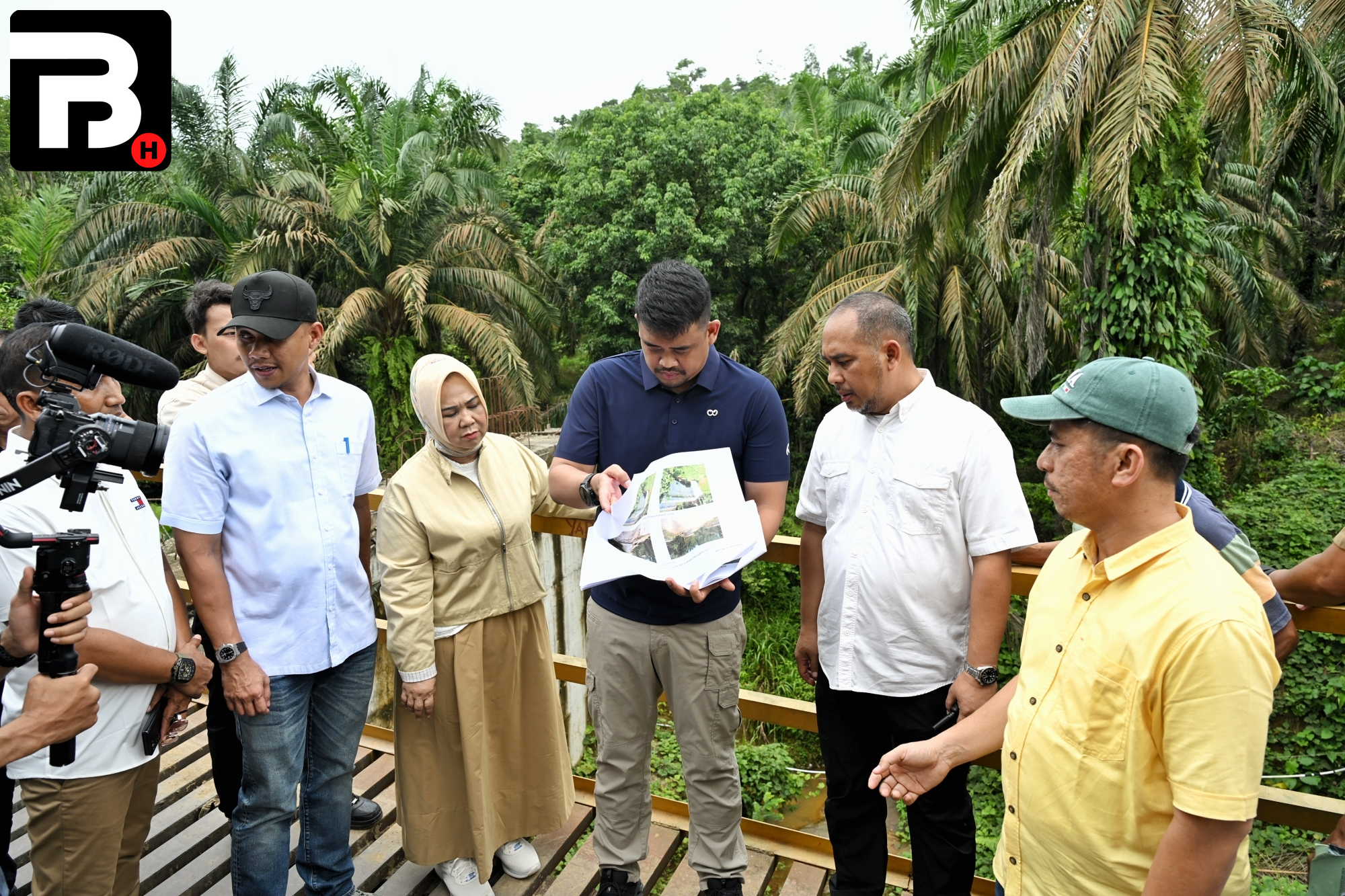 Gubernur Sumatera Utara Bobby Nasution saat mengumumkan rencana pembangunan jembatan penghubung Bukit Lawang dan Tangkahan senilai Rp2,7 triliun
