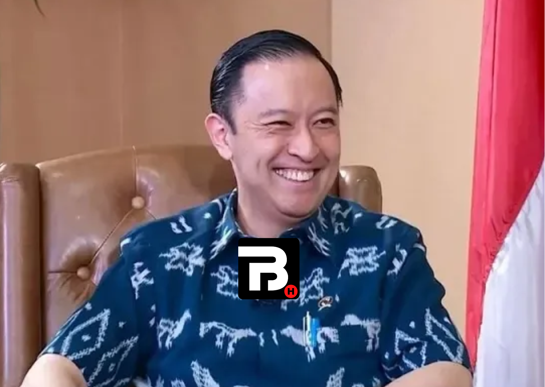 Tom Lembong saat memberikan keterangan pers terkait laporan ke Komisi Yudisial