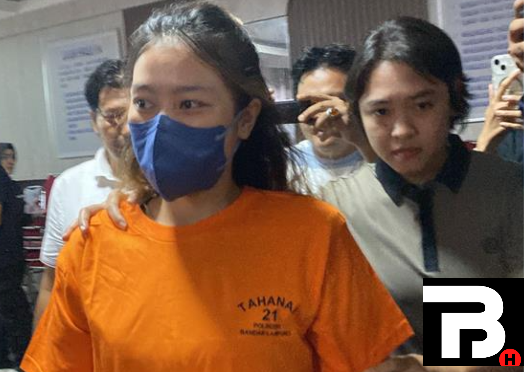 Seorang wanita di Lampung diamankan polisi setelah melakukan penganiayaan terhadap kekasihnya karena sakit hati ditinggal menikah