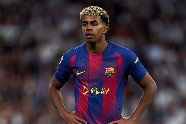 Hansi Flick Mulai Khawatir dengan Performa Bek Barcelona