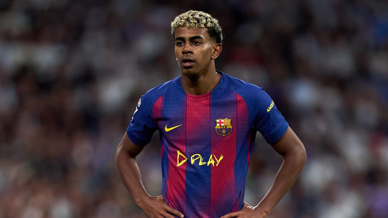 Hansi Flick Mulai Khawatir dengan Performa Bek Barcelona