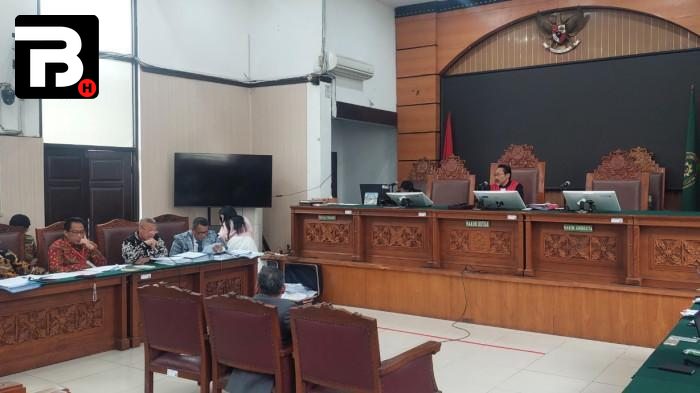 Kuasa hukum Hotman Paris Hutapea berbicara dalam sidang praperadilan Nadiem Makarim