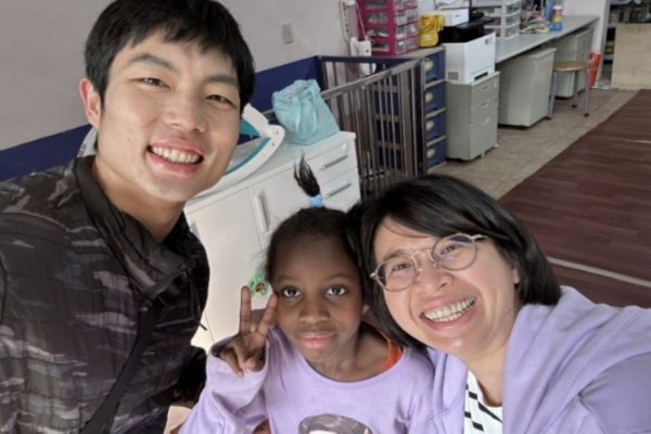 Top!! Chou Tien Chen Sumbangkan Hadiah Arctic Open Untuk Badan Amal